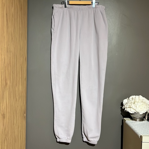 Good American Boyfriend Sweatpants - Picture 10 of 11